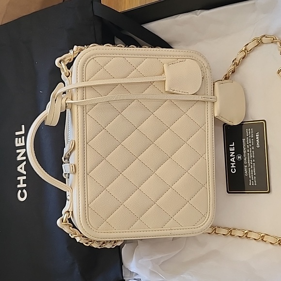 EUC Chanel Caviar Medium Vanity Case Off White/Silver Hardware - Picture 3 of 9